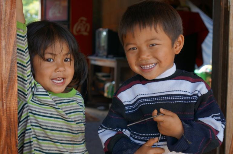 Kids-in-Laos-1